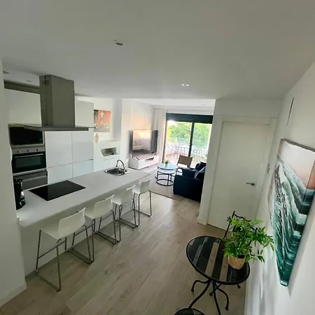 With Little Saltpool Apartment